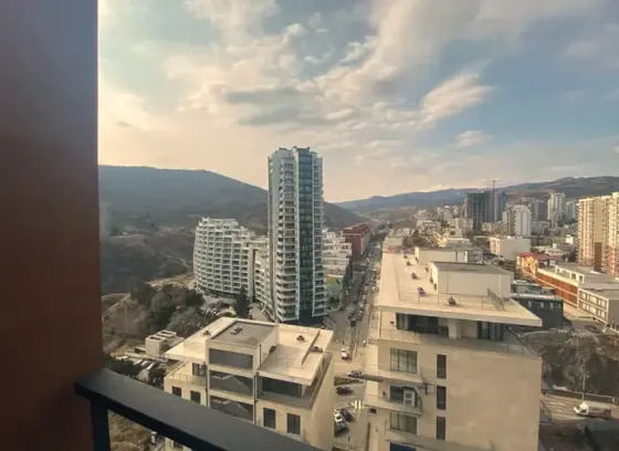 იყიდება 2 ოთახიანი ბინას 51მ² 16/21 სართ თბილისი