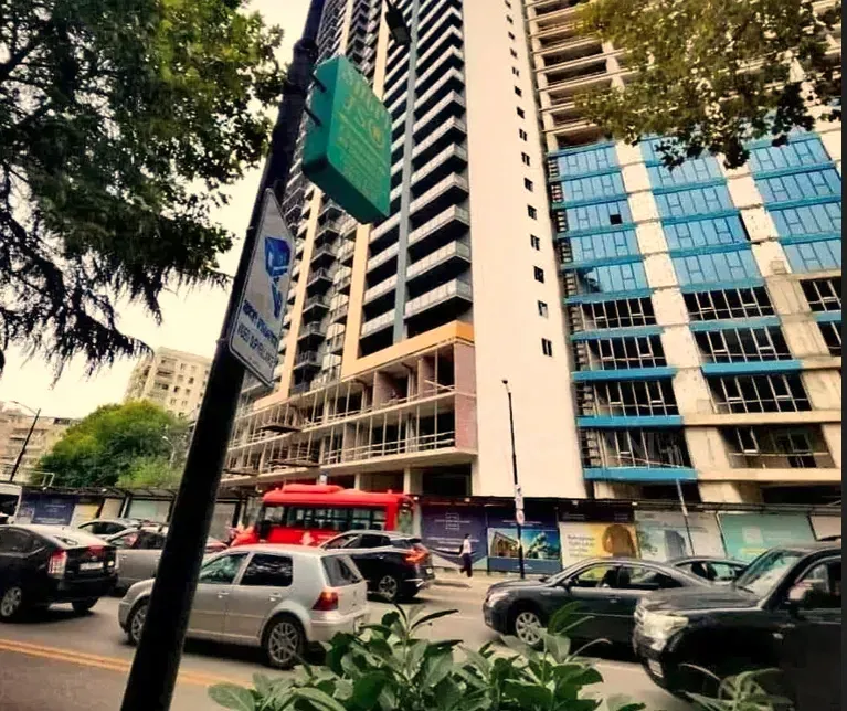 იყიდება 2 ოთახიანი ბინას 63მ² 5/37 სართ თბილისი - photo 1