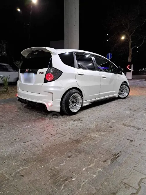 Honda Fit 2012 თბილისი - photo 3