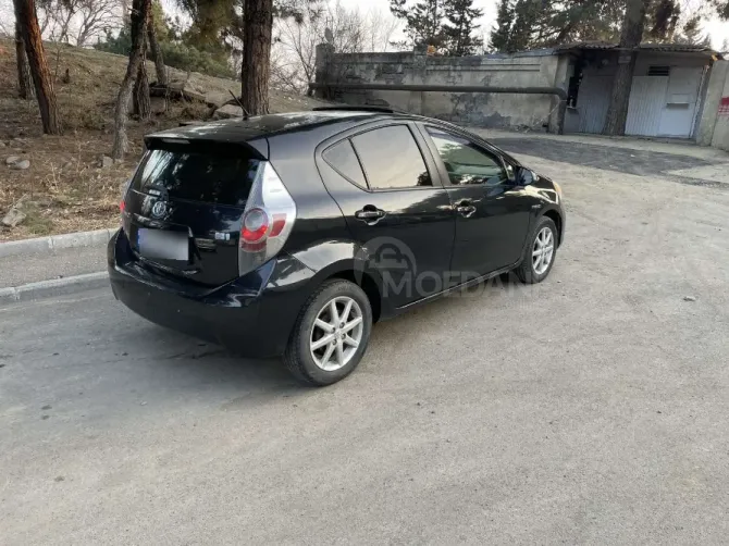 Toyota Prius C 2013 Тбилиси - изображение 2