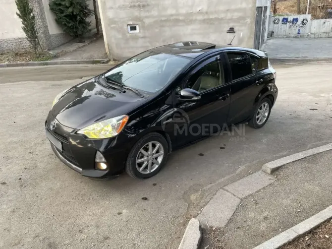 Toyota Prius C 2013 Тбилиси - изображение 1