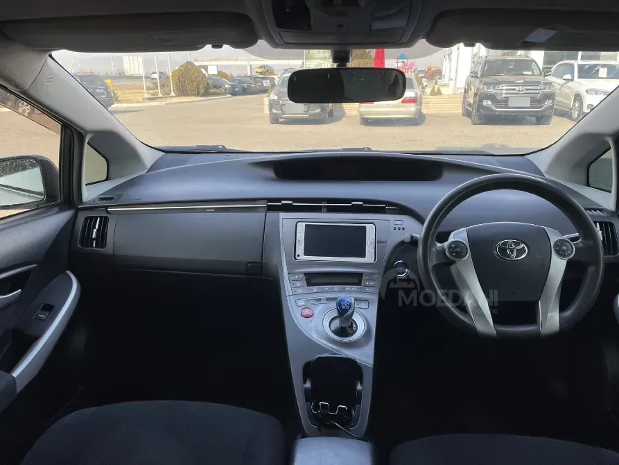 Toyota Prius 1.8L 2012 Тбилиси - изображение 7