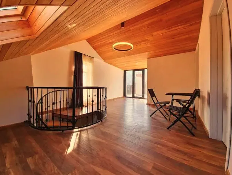 ქირავდება 6 ოთახიანი ბინა 2000მ² 2/3 სართ თბილისი - photo 10