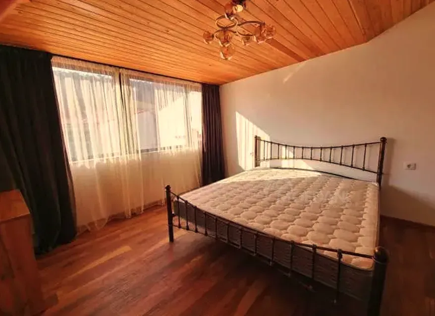 ქირავდება 6 ოთახიანი ბინა 2000მ² 2/3 სართ თბილისი - photo 1