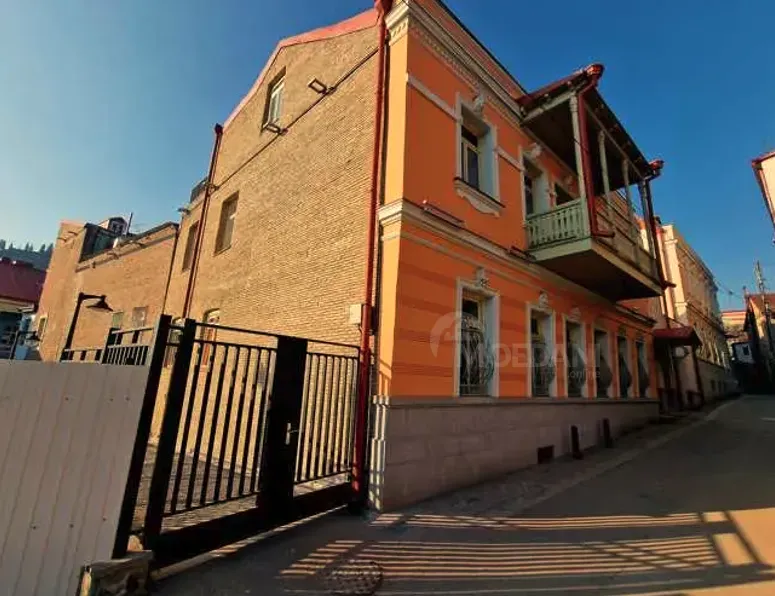 ქირავდება 6 ოთახიანი ბინა 2000მ² 2/3 სართ თბილისი - photo 12