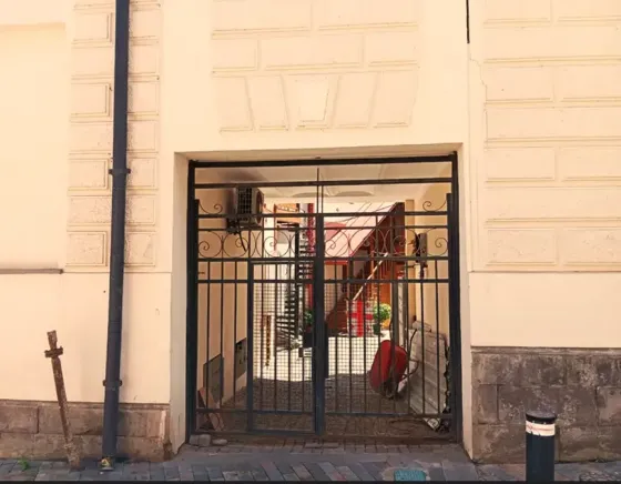 იყიდება 5 ოთახიანი ბინას 112მ² 2/3 სართ თბილისი