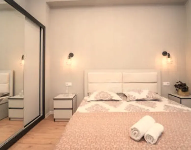 Сдам 2-комн. квартиру на сутки в Тбилиси  65м² 8/10 эт. Тбилиси - изображение 1