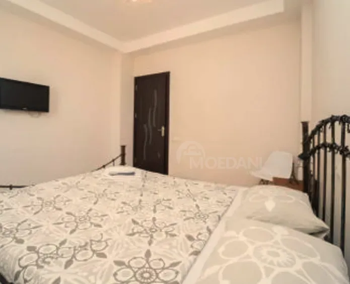 Сдам 3-комн. квартиру на сутки в Тбилиси  150м² 8/11 эт. Тбилиси - изображение 2