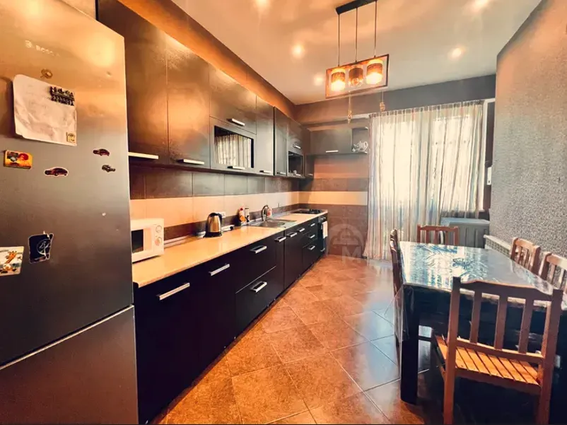 Сдам 3-комн. квартиру на сутки в Тбилиси  150м² 2/10 эт. Тбилиси - изображение 6