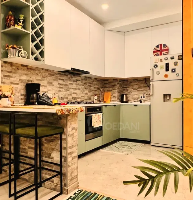 Сдам 3-комн. квартиру на сутки в Тбилиси  70м² 2/7 эт. Тбилиси - изображение 2