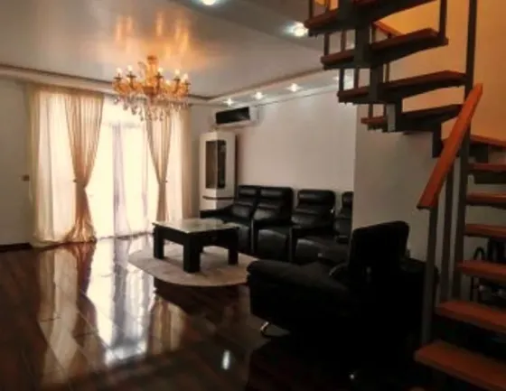 ქირავდება 7+ ოთახიანი ბინა 180მ² 9/9 სართ თბილისი