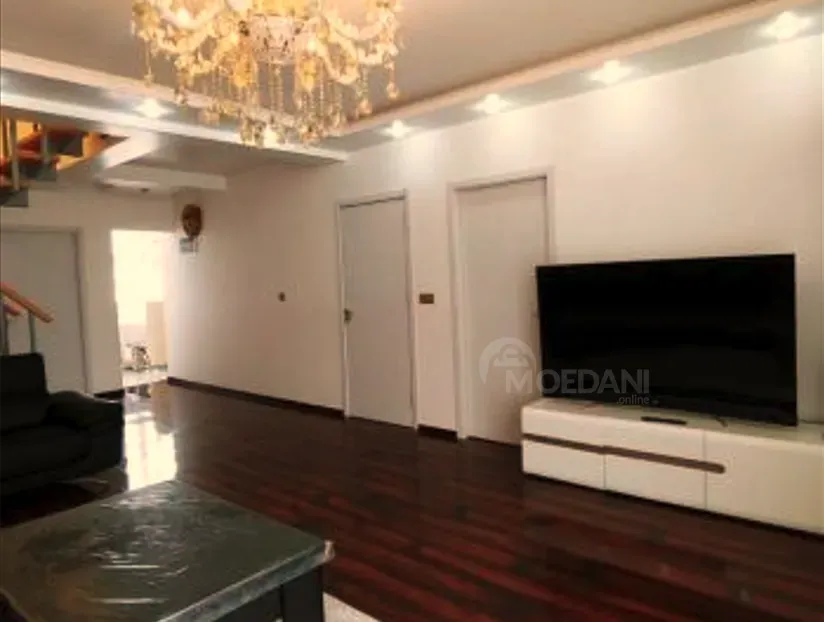 ქირავდება 7+ ოთახიანი ბინა 180მ² 9/9 სართ თბილისი - photo 10