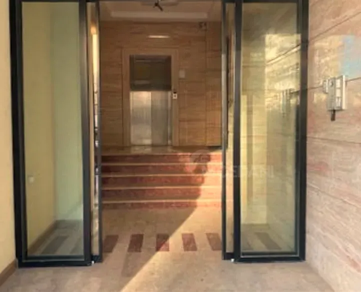 Apartments For Rent three-room 130м² 10/12 floor Tbilisi - photo 1