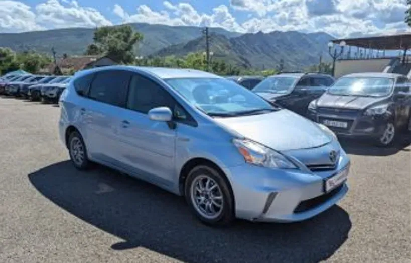 Toyota Prius V 1.8L 2012 Тбилиси - изображение 2