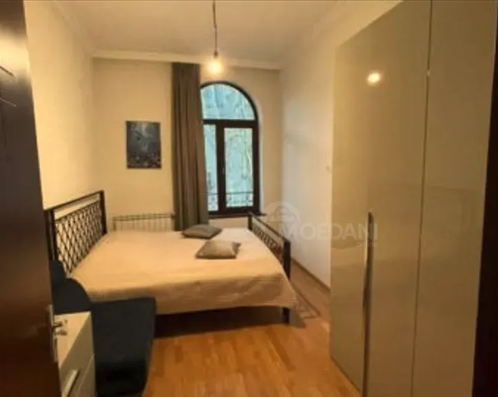 ქირავდება 3 ოთახიანი ბინა 100მ² 4/5 სართ თბილისი - photo 1