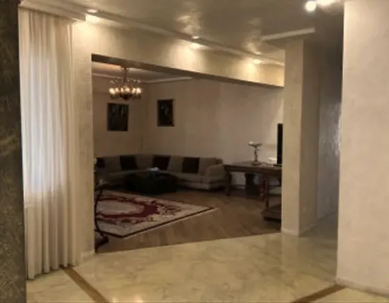 ქირავდება 5 ოთახიანი ბინა 220მ² 6/11 სართ თბილისი