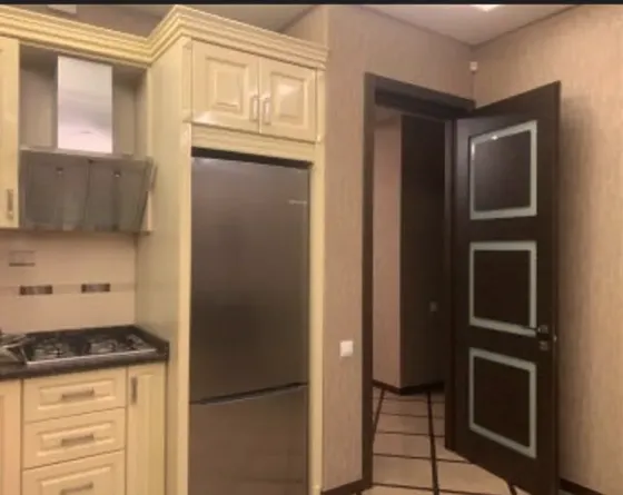 ქირავდება 5 ოთახიანი ბინა 240მ² 7/12 სართ თბილისი