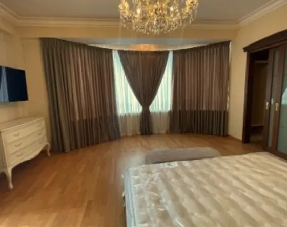 ქირავდება 6 ოთახიანი ბინა 250მ² 7/12 სართ თბილისი