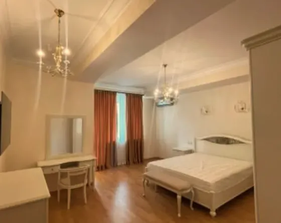 ქირავდება 6 ოთახიანი ბინა 250მ² 7/12 სართ თბილისი