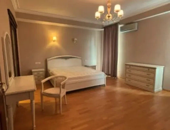 ქირავდება 6 ოთახიანი ბინა 250მ² 7/12 სართ თბილისი