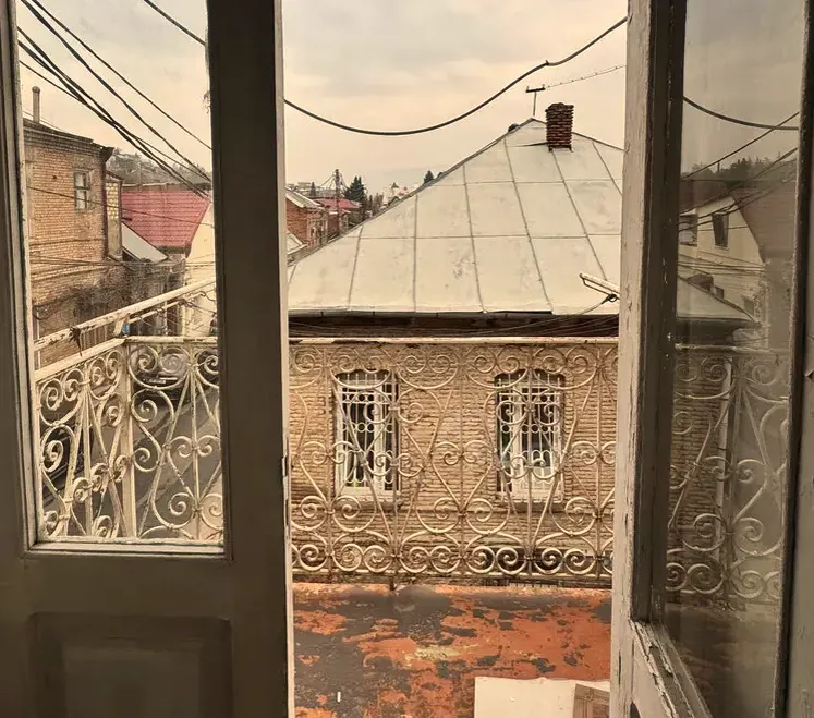 იყიდება 2 ოთახიანი ბინას 46მ² 2/2 სართ თბილისი - photo 2