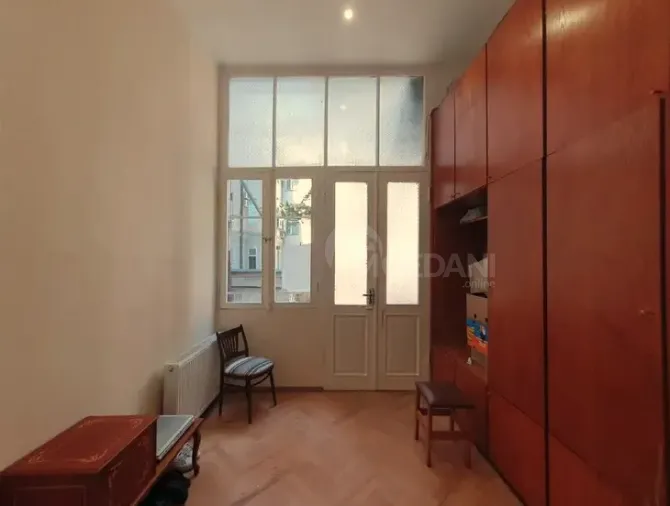 იყიდება 2 ოთახიანი ბინას $125 000  თბილისში  107მ² 1/3 სართ თბილისი - photo 8