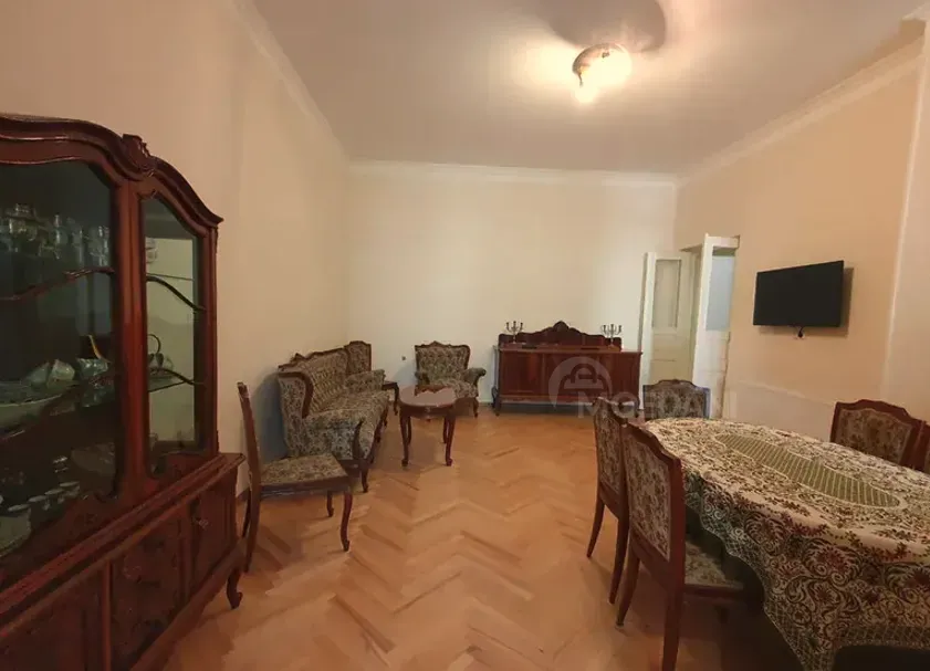 Продам 2-комн. квартиру 107м² 1/3 эт. Тбилиси - изображение 1