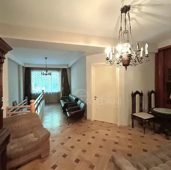 Ქირავდება საოფისე კომერციული ფართი საბურთალოზე თბილისი - photo 1