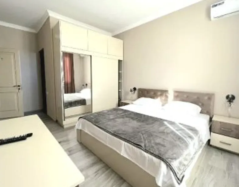 ქირავდება სახლი 2250м² თბილისი - photo 3