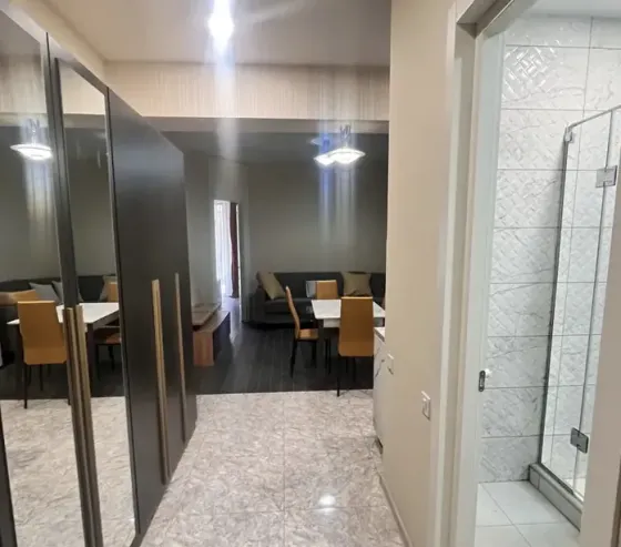 ქირავდება 2 ოთახიანი ბინა 52მ² 3/5 სართ თბილისი