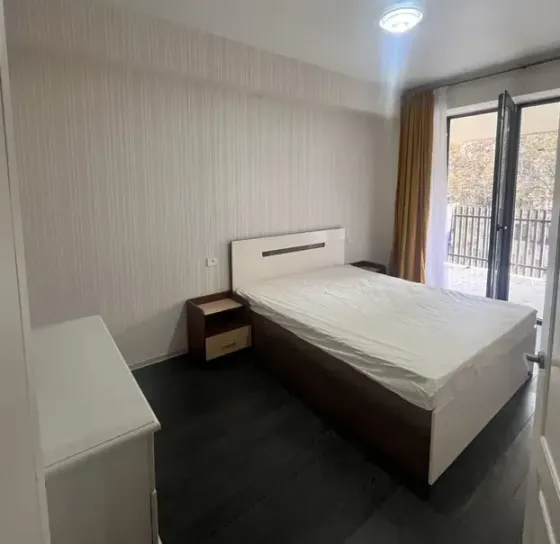 ქირავდება 2 ოთახიანი ბინა 52მ² 3/5 სართ თბილისი