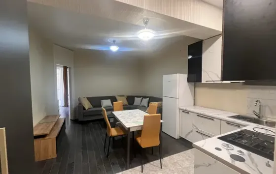 ქირავდება 2 ოთახიანი ბინა 52მ² 3/5 სართ თბილისი