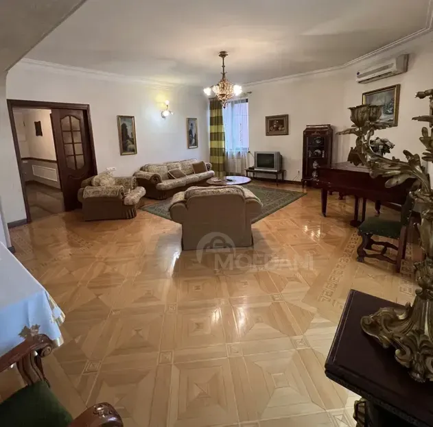 ქირავდება 4 ოთახიანი ბინა 140მ² 4/8 სართ თბილისი - photo 2