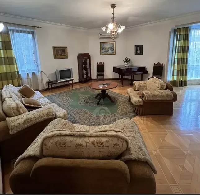 ქირავდება 4 ოთახიანი ბინა 140მ² 4/8 სართ თბილისი - photo 1