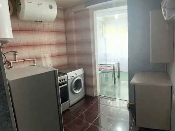 ქირავდება 2 ოთახიანი ბინა 55მ² 4/9 სართ თბილისი