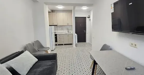 ქირავდება 2 ოთახიანი ბინა 45მ² 10/18 სართ თბილისი