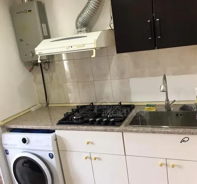 ქირავდება 2 ოთახიანი ბინა 15მ² 4/4 სართ თბილისი - photo 2