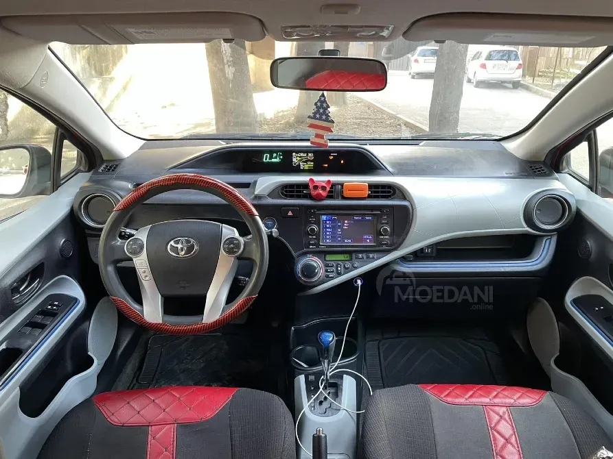 Toyota Prius C 1.5L 2012 Тбилиси - изображение 3