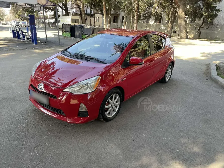 Toyota Prius C 1.5L 2012 Тбилиси - изображение 2
