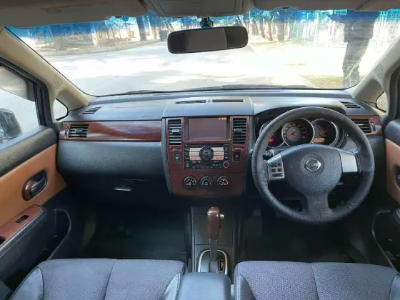 Nissan Tiida 2004 Tbilisi