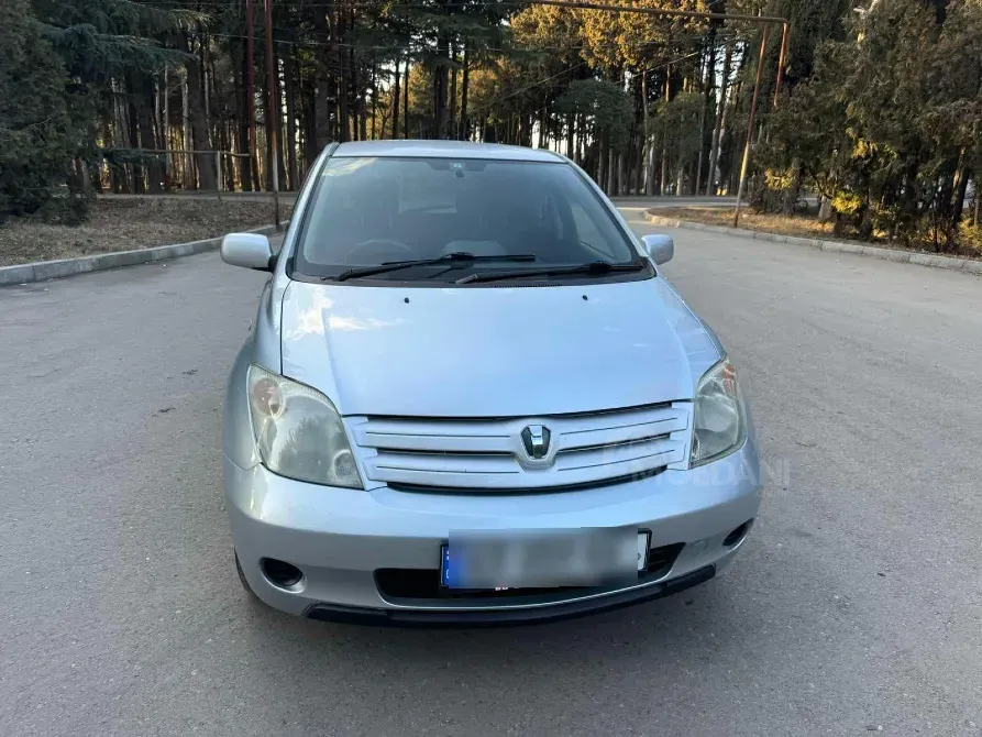 Toyota Ist 1.3L 2002 Тбилиси - изображение 1