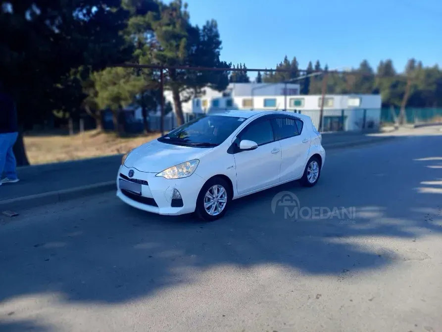 Toyota Aqua 1.5L 2012 Тбилиси - изображение 1