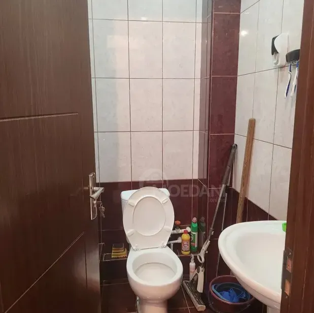 Იყიდება 1 ოთახიანი ბინას $68 000 თბილისში 51მ² 6/9 სართ თბილისი - photo 9