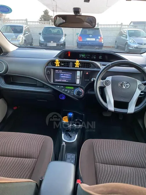 Toyota Aqua 1.3L 2013 Тбилиси - изображение 3