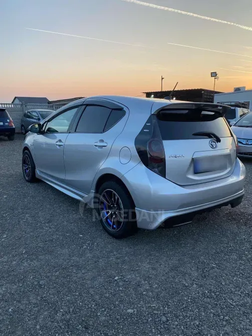 Toyota Aqua 1.3L 2013 Тбилиси - изображение 2