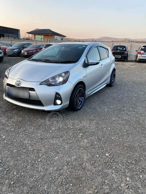 Toyota Aqua 1.3L 2013 Тбилиси - изображение 4