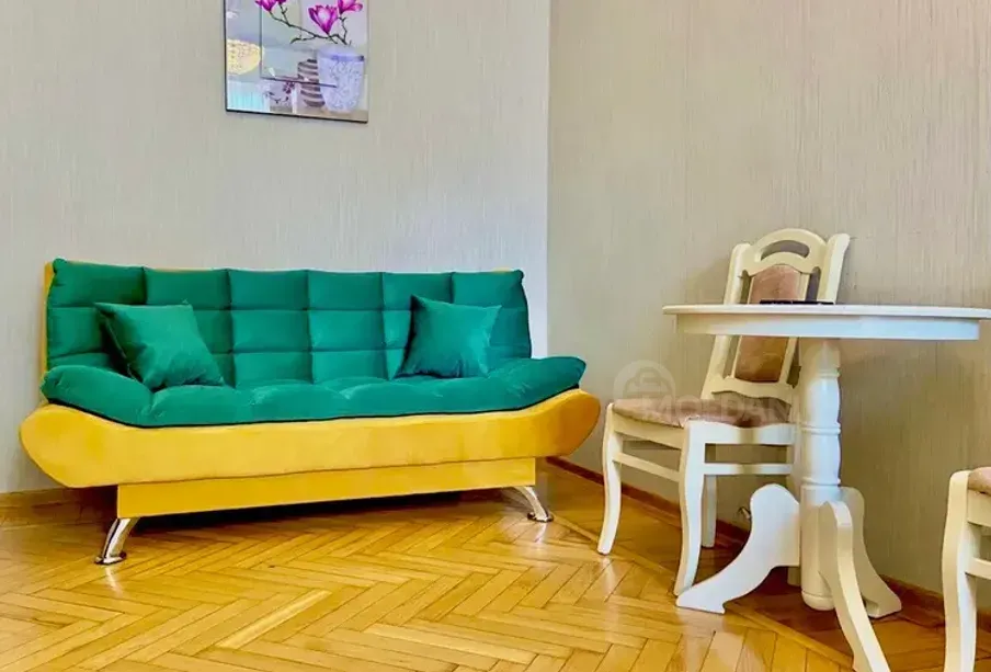 Apartments For Rent three-room 100м² 2/3 floor Tbilisi - photo 2