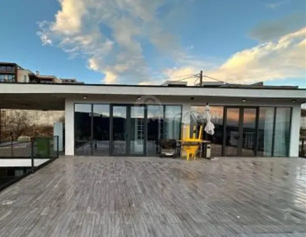 ქირავდება 2 ოთახიანი ბინა 200მ² 2/2 სართ თბილისი - photo 1