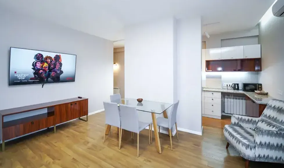 იყიდება 2 ოთახიანი ბინას 123.5მ² 8/9 სართ თბილისი - photo 1