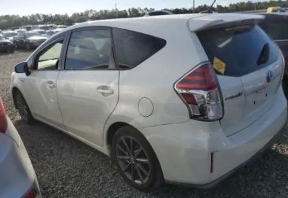 Toyota Prius 2015 Тбилиси